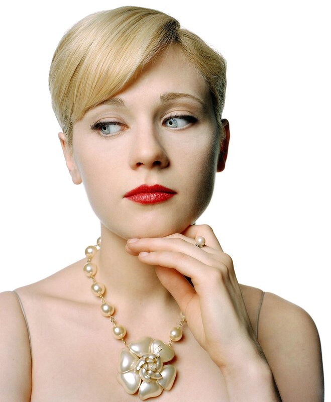 woman with pearl necklace