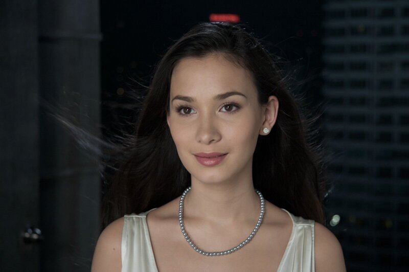 woman with pearl necklace