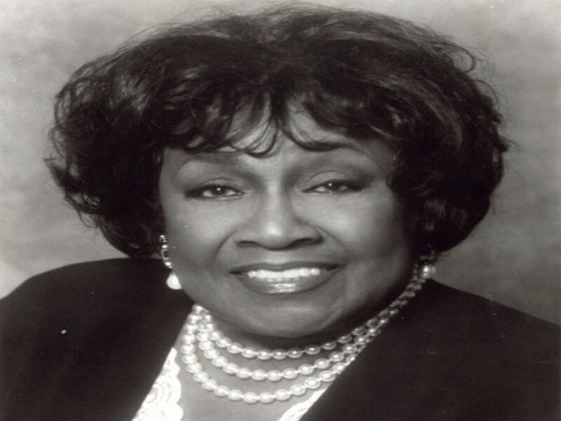 Woman with Pearls — Black, Formal