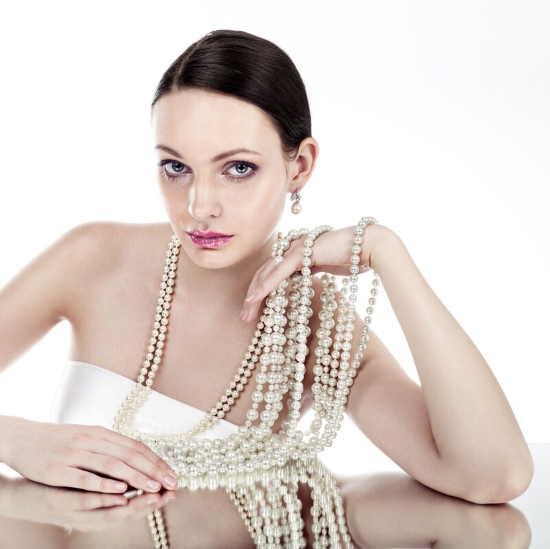Woman with Pearls — White, Elegant