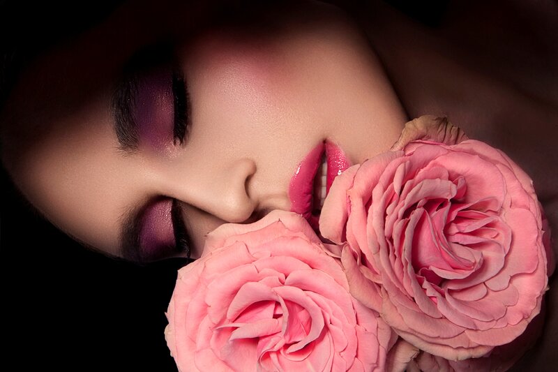 Woman with Pink Roses — Dramatic, Photograph