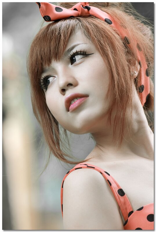 woman with polka dot headband