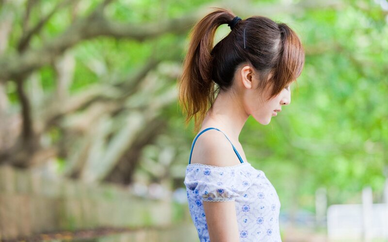 Woman with Ponytail — Green