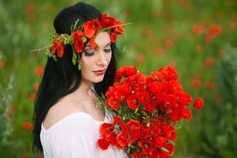 Woman with Poppy Flowers — Red