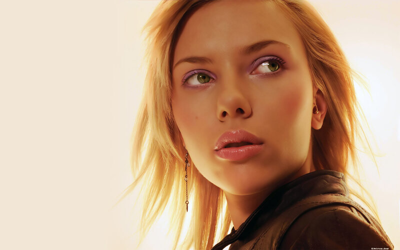 woman with purple eyes