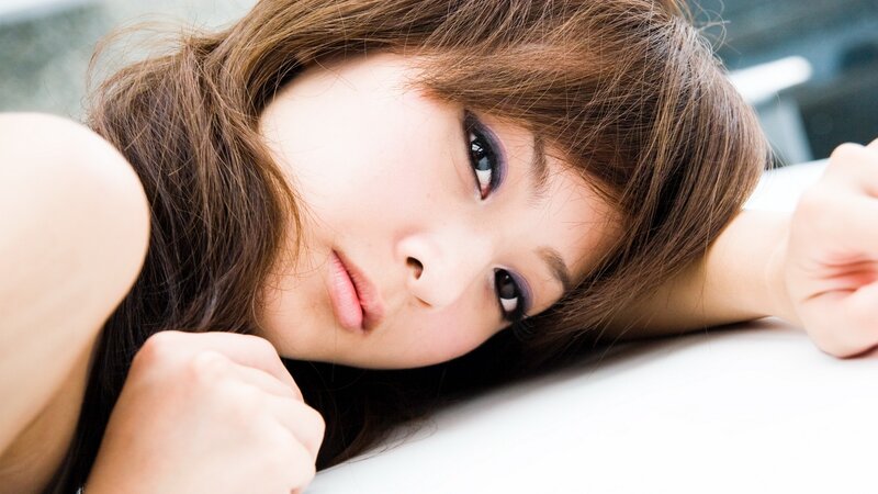 woman with purple eyeshadow