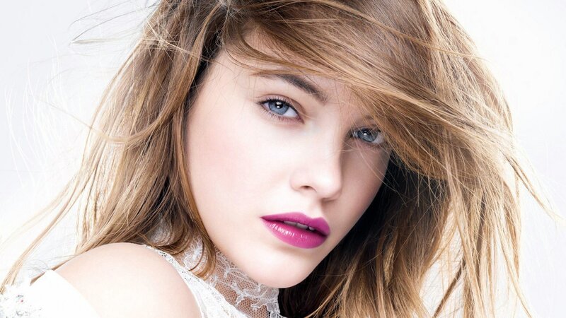 woman with purple lipstick