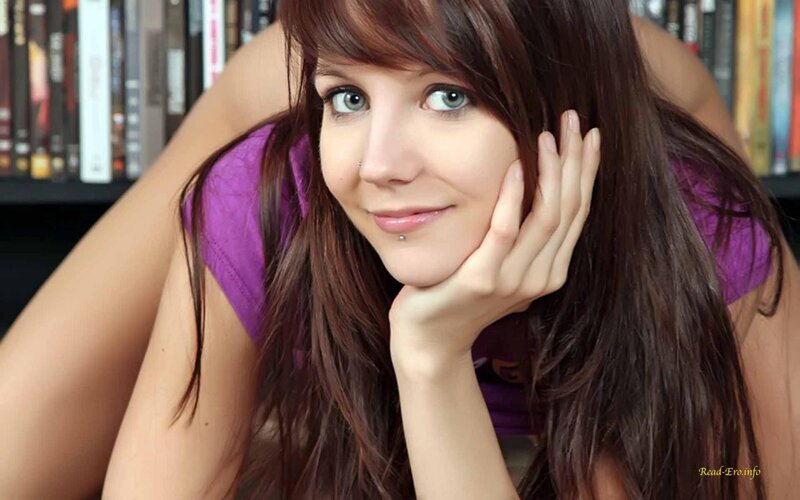 woman with purple shirt