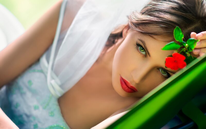Woman with Red Flower — Green