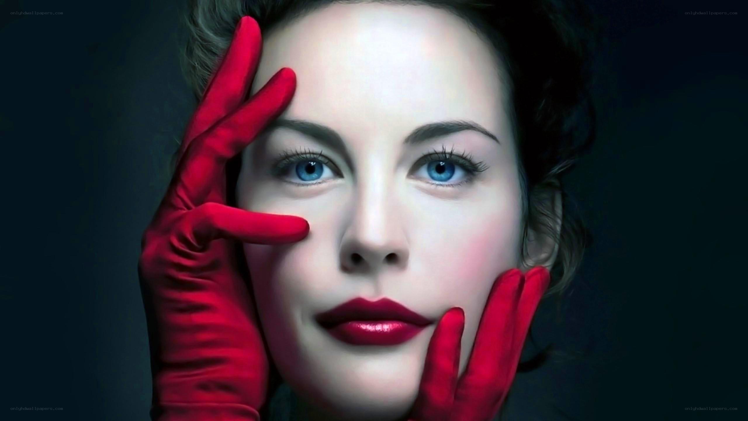 woman with red gloves
