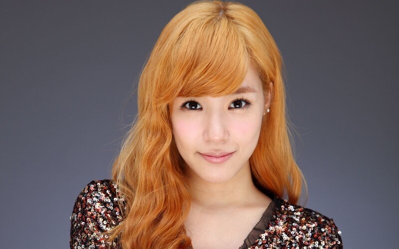 woman with red hair