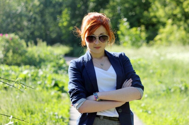 Woman with Red Hair — Green, Confident, Afternoon, Photograph
