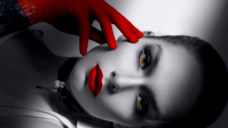 woman with red lips and gloves