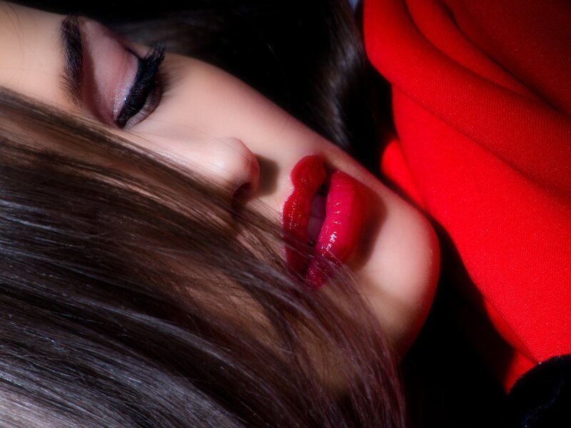 woman with red lipstick
