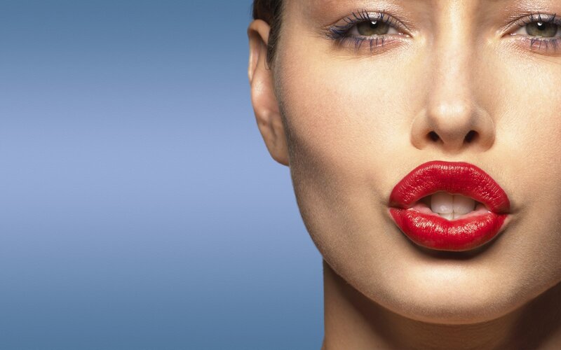 woman with red lipstick