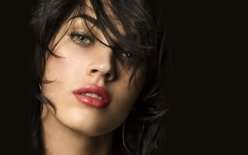 woman with red lipstick