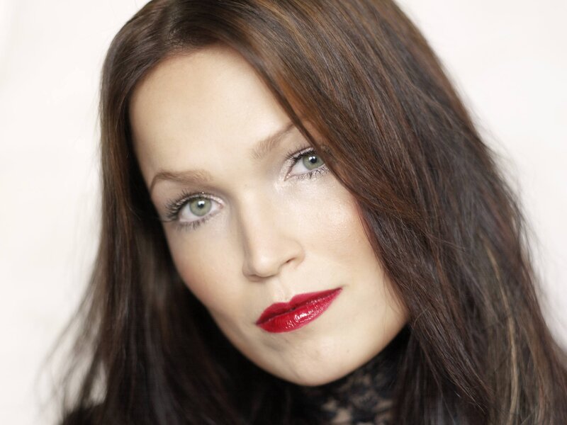 woman with red lipstick