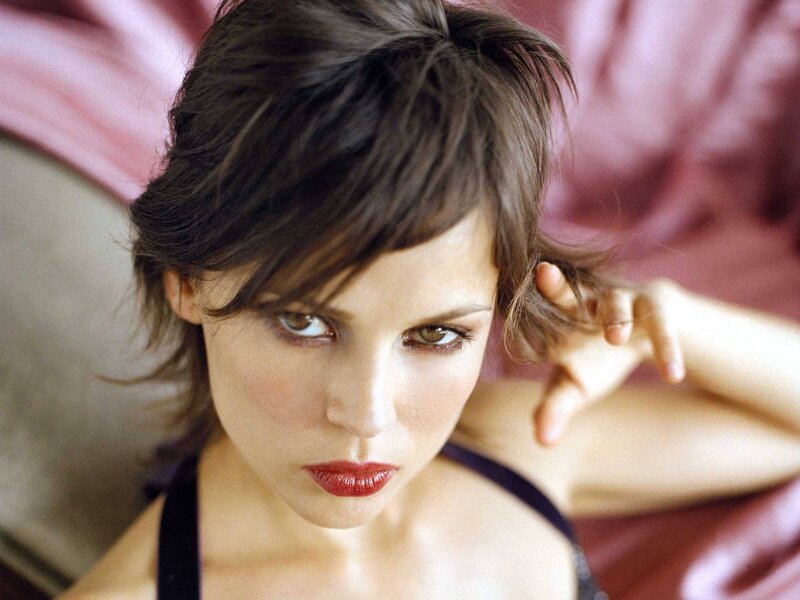 woman with red lipstick