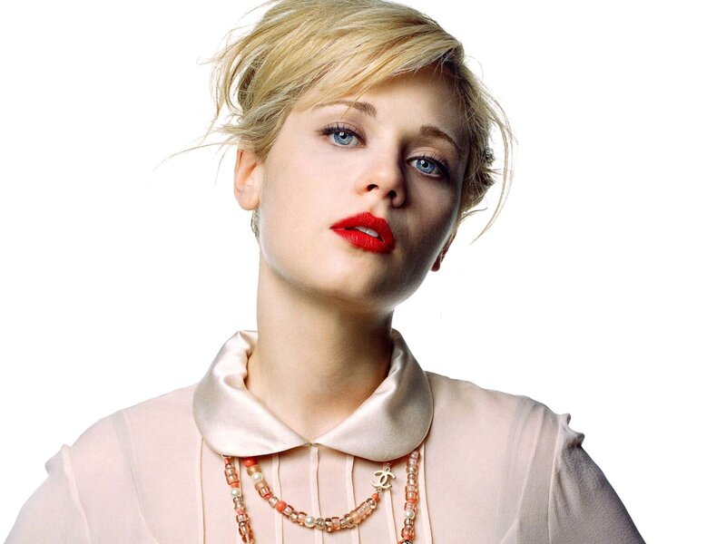 woman with red lipstick
