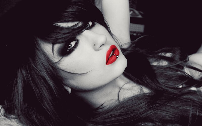 woman with red lipstick