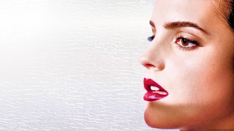 woman with red lipstick