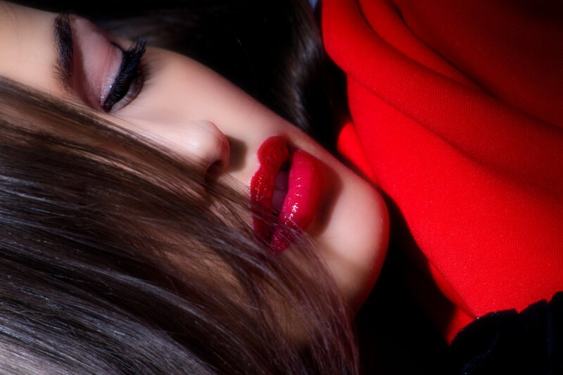 woman with red lipstick