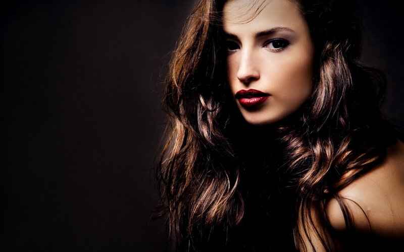 woman with red lipstick