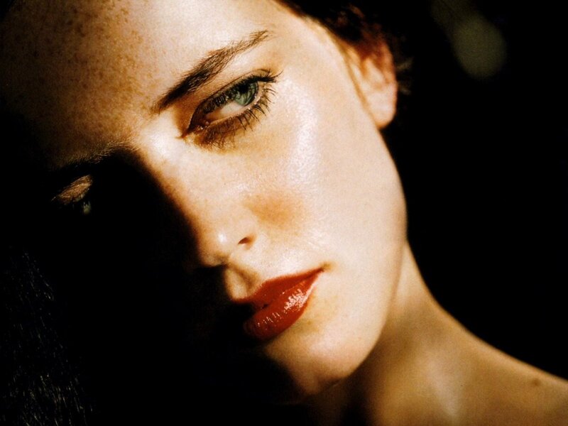 woman with red lipstick