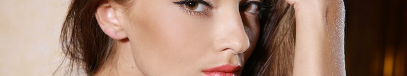 woman with red lipstick