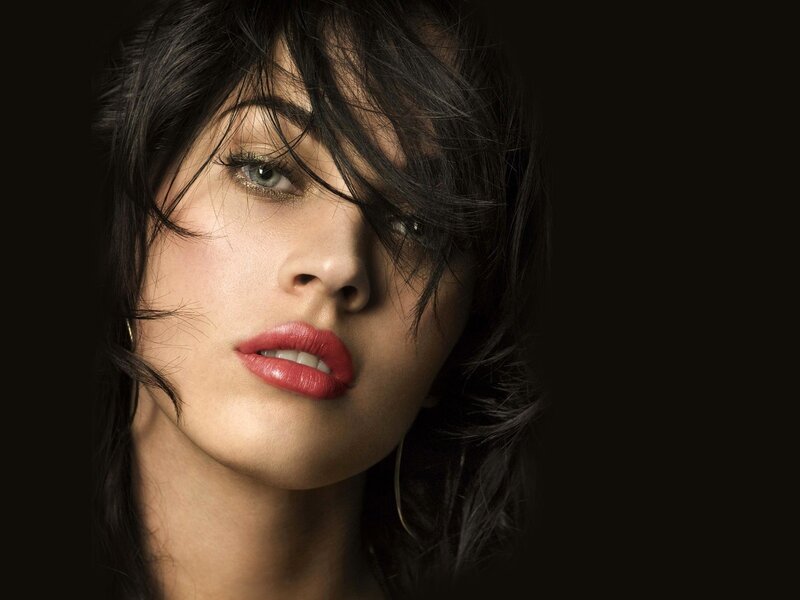 woman with red lipstick