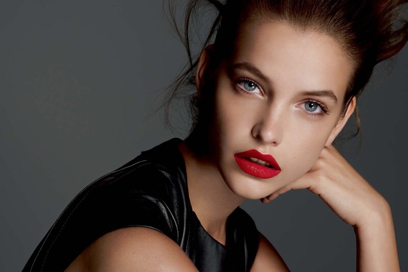 woman with red lipstick
