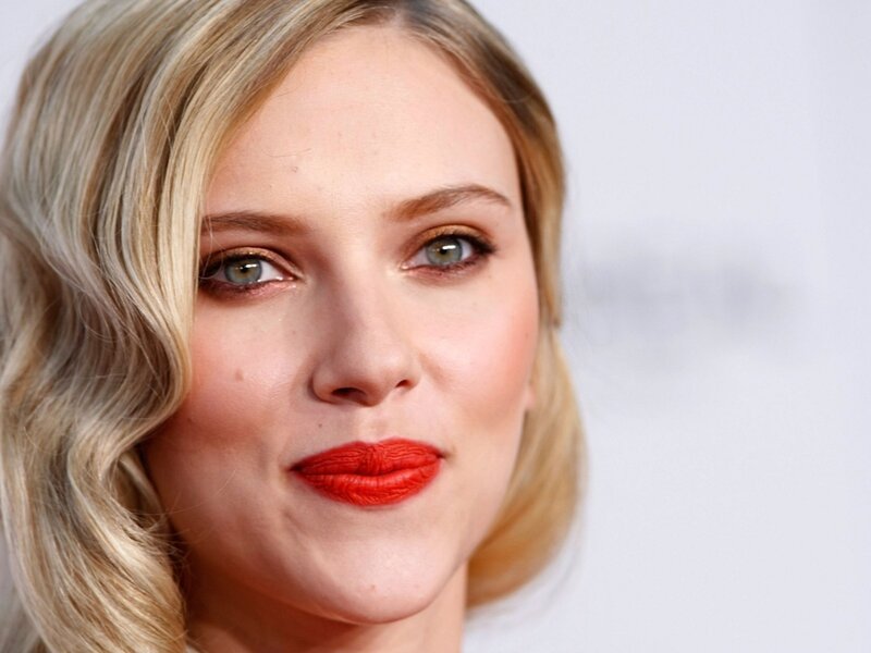 woman with red lipstick