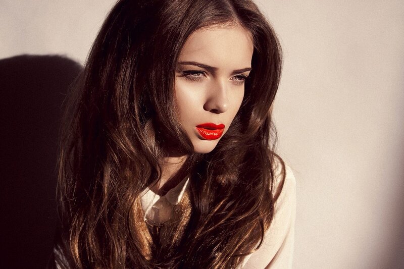 woman with red lipstick