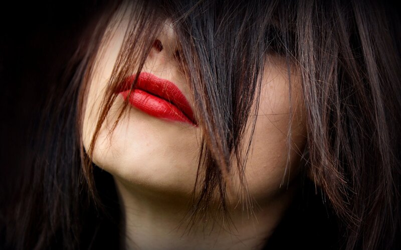 woman with red lipstick