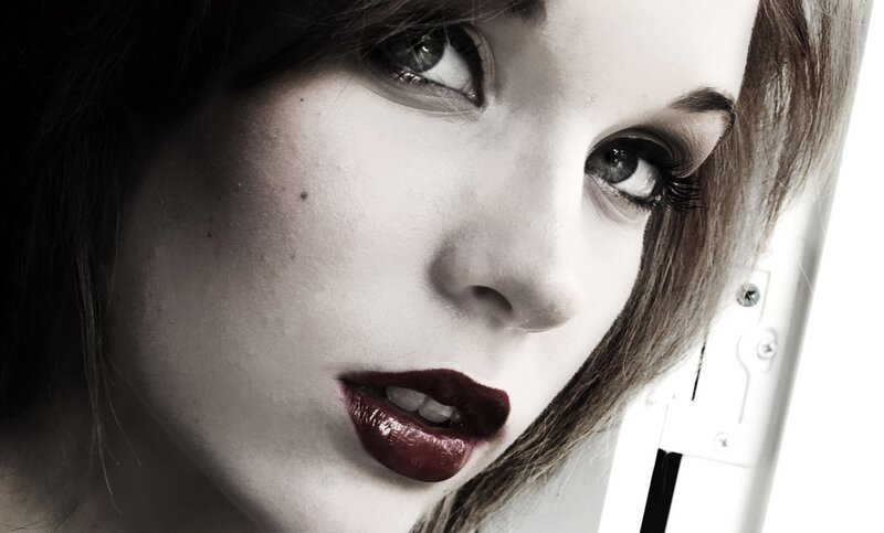 woman with red lipstick