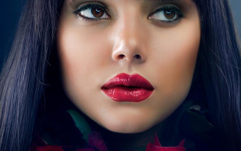 woman with red lipstick