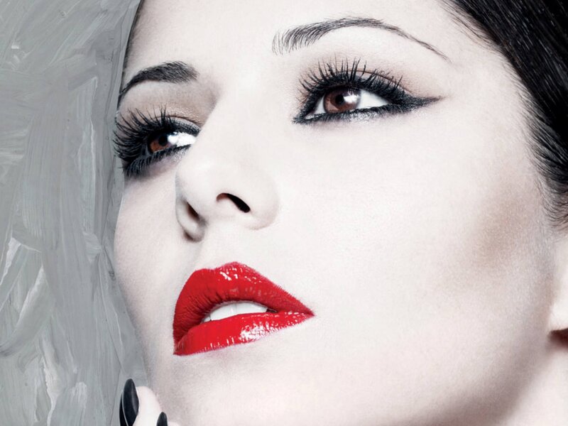 woman with red lipstick
