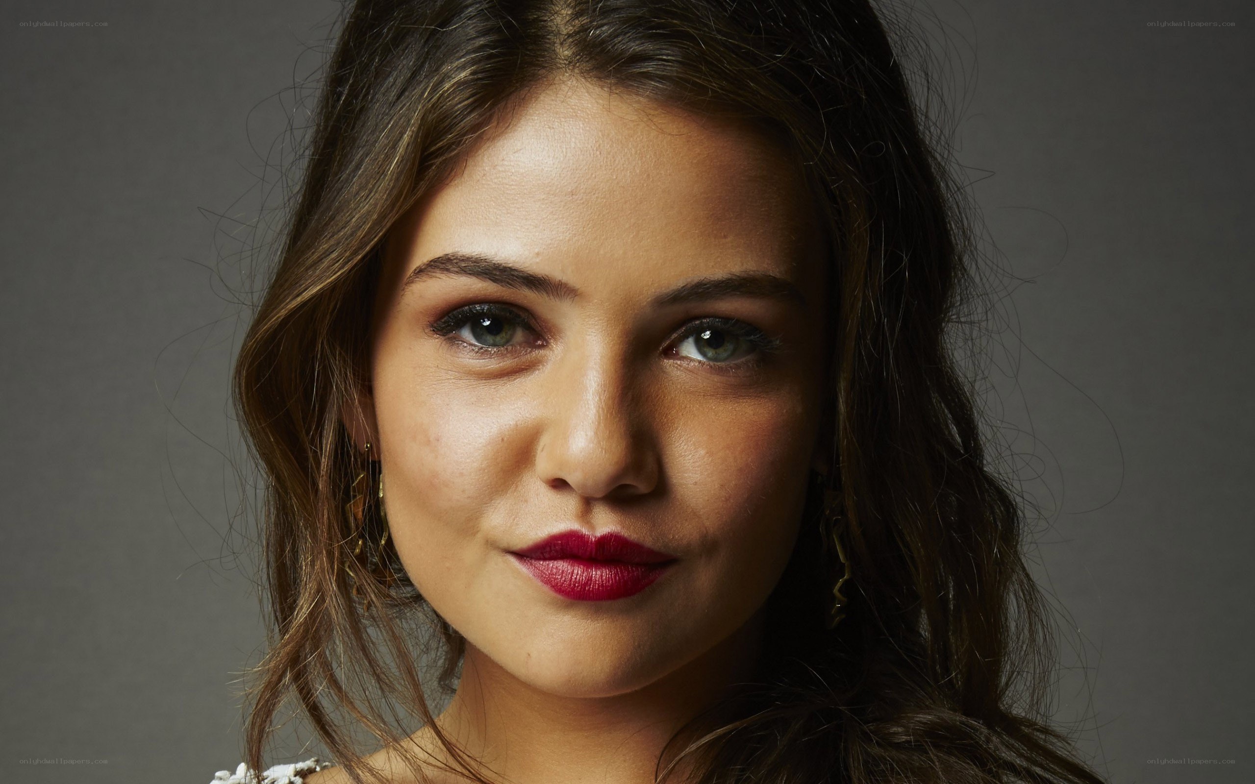 woman with red lipstick