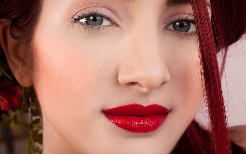 woman with red lipstick