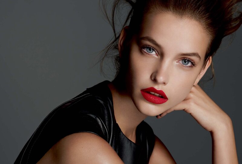 woman with red lipstick