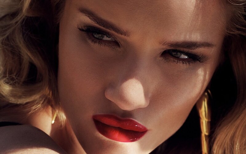woman with red lipstick