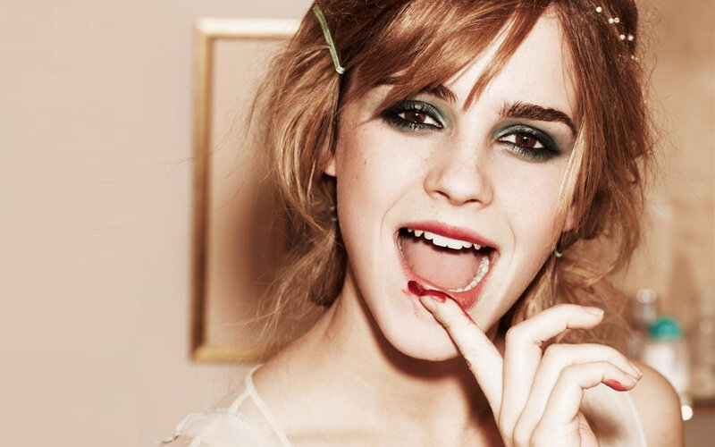 woman with red lipstick