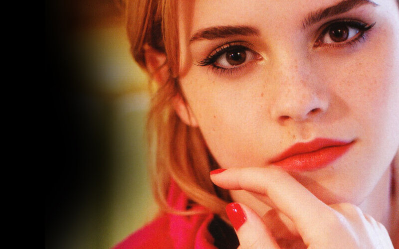 woman with red lipstick