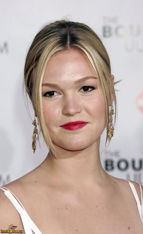 woman with red lipstick at event