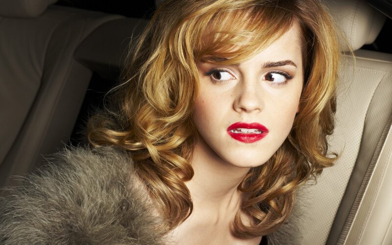 Woman with Red Lipstick — Blonde, Dramatic, Photograph