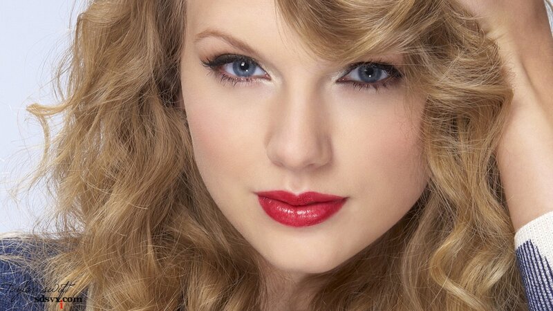 Woman with Red Lipstick — Blonde, Neutral