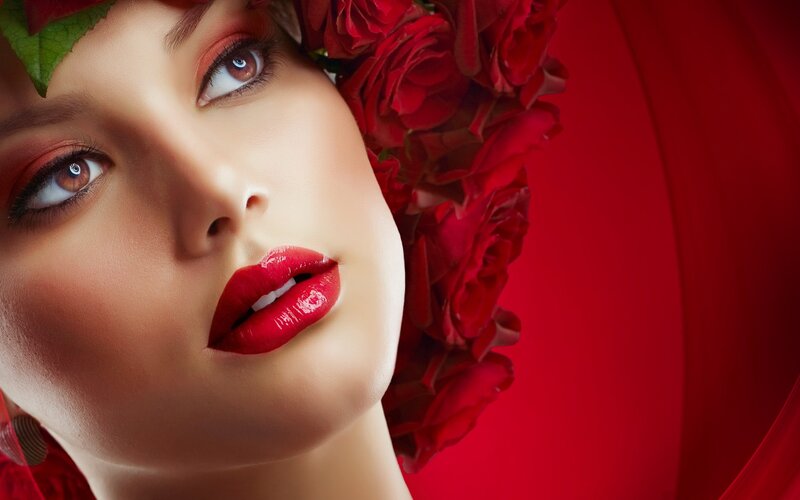 woman with red roses