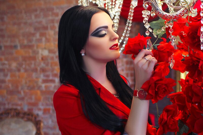 Woman with Red Roses — Dramatic, Photograph, Red Roses, Chandelier