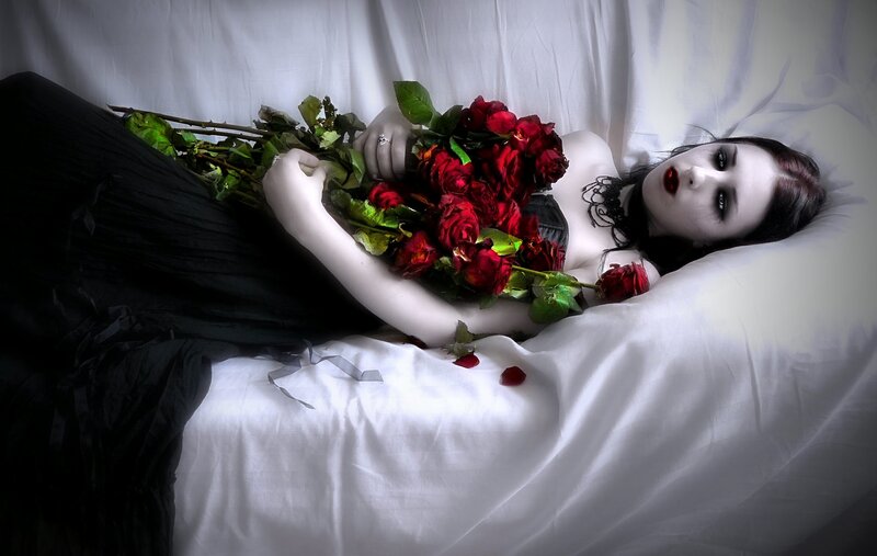 Woman with Red Roses — White