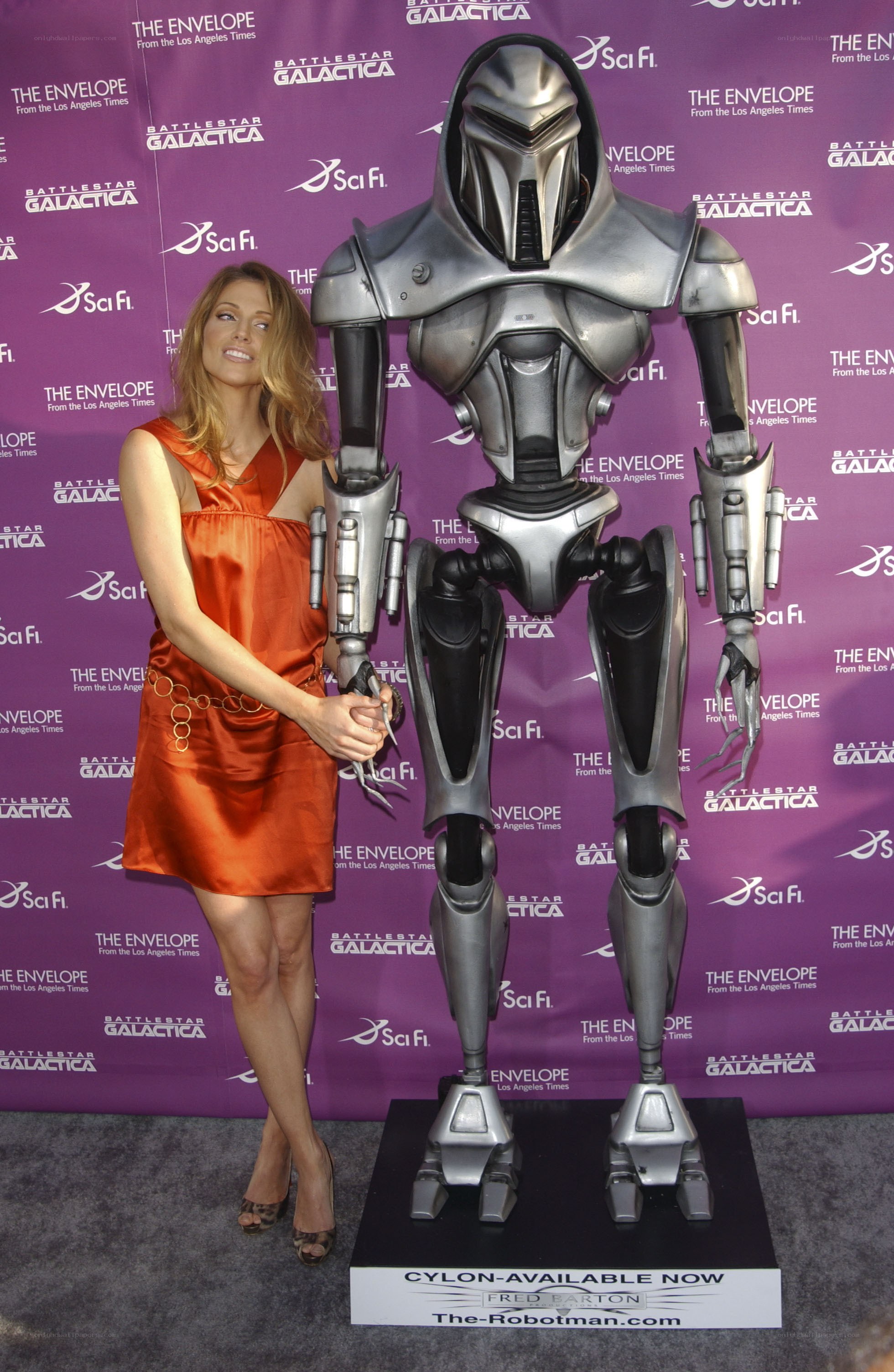 Woman with robot statue